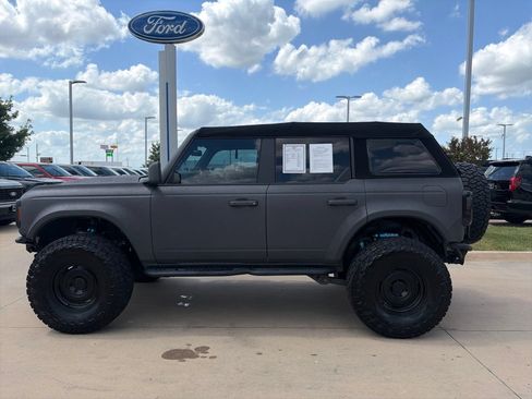 Used 2021 Ford Bronco Outer Banks w/ Sasquatch Package AWD/4WD image 2