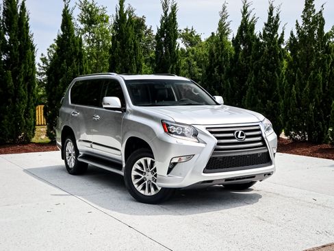 Used 2019 Lexus GX 460 Premium AWD/4WD image 2