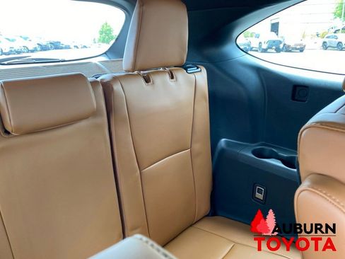 New 2026 Toyota Highlander Platinum AWD/4WD image 17