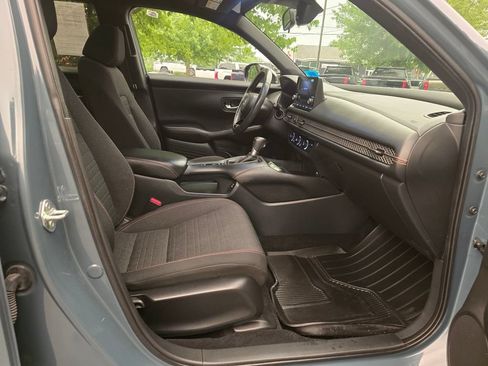 Used 2025 Honda HR-V Sport image 12