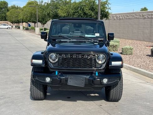 Used 2024 Jeep Wrangler High Altitude AWD/4WD image 3