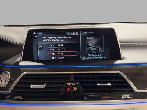 Used 2017 BMW 750i xDrive image 37