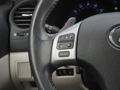 Used 2015 Lexus IS 250C RWD image 19