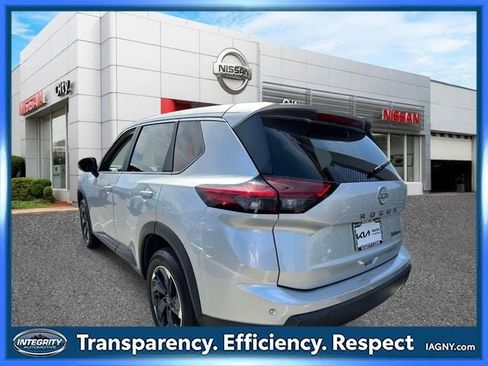 Certified 2024 Nissan Rogue SV AWD/4WD image 5