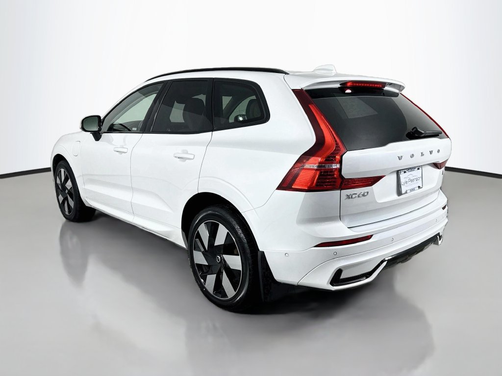 Used 2024 Volvo XC60 T8 Plus w/ Climate Package AWD/4WD image 3