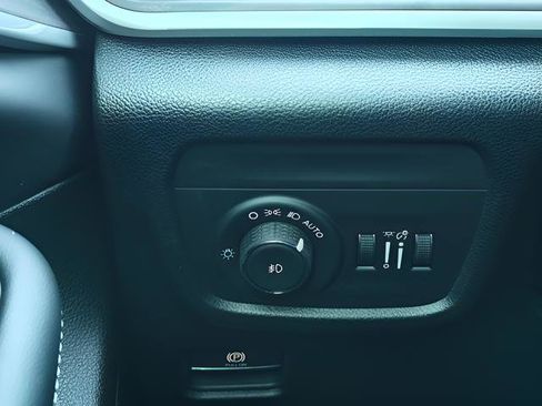 New 2025 Jeep Grand Cherokee L Limited w/ Luxury Tech Group II image 28