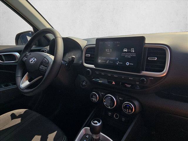 Used 2025 Hyundai Venue SEL FWD image 15