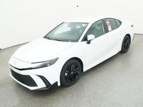 New 2026 Toyota Camry SE image 9