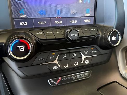 Used 2015 Chevrolet Corvette Stingray Convertible image 30