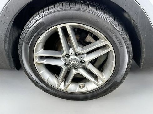 Used 2017 Hyundai Santa Fe Limited AWD/4WD image 33