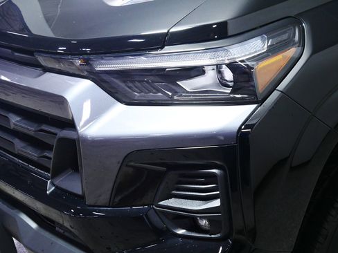 Used 2024 Chevrolet Colorado LT w/ LT Convenience Package III image 16