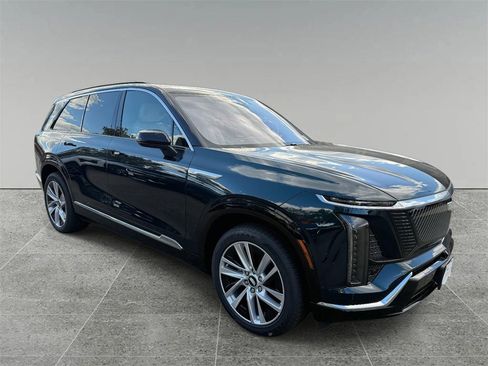 New 2026 Cadillac Vistiq Luxury w/ LPO, Floor Liner Package image 8