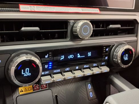 New 2026 Toyota 4Runner Limited AWD/4WD image 15