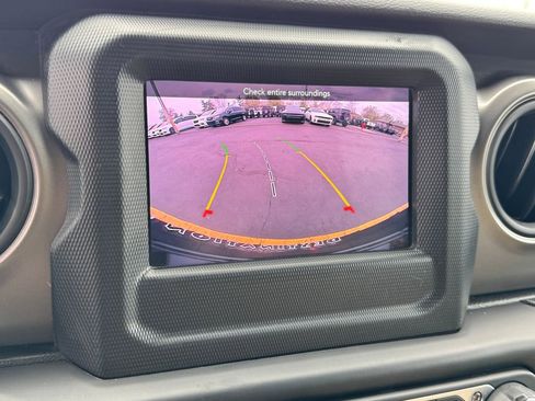 Used 2022 Jeep Wrangler Unlimited Sport AWD/4WD image 29