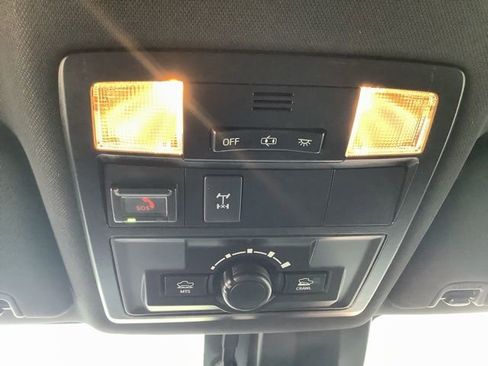 Used 2021 Toyota Tacoma TRD Off-Road AWD/4WD image 32