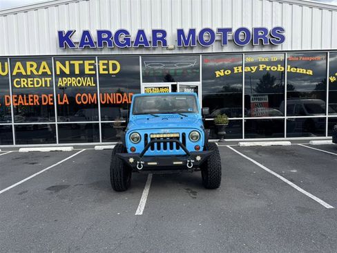 Used 2012 Jeep Wrangler Unlimited Sahara w/ Connectivity Group AWD/4WD image 13