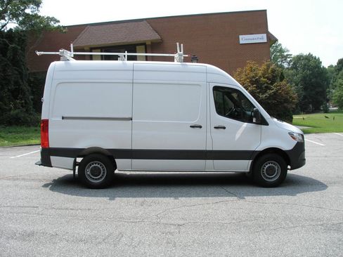 Used 2020 Mercedes-Benz Sprinter 2500 image 7