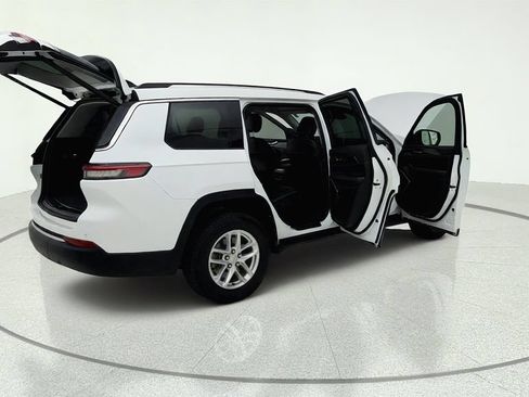 Used 2022 Jeep Grand Cherokee L Laredo w/ Luxury Tech Group I RWD image 30