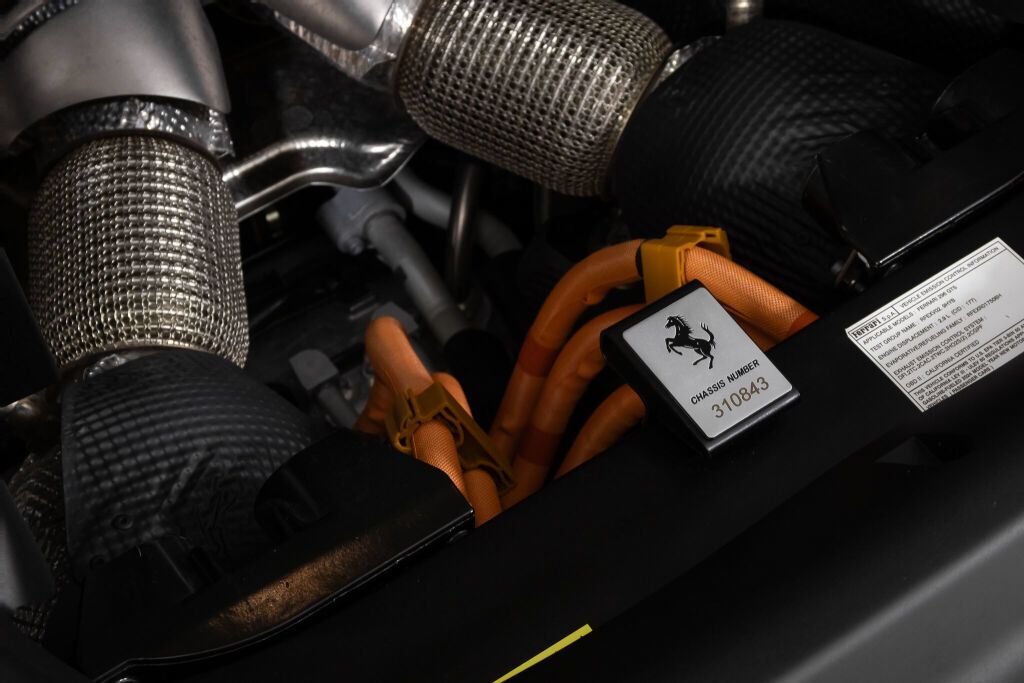 Used 2024 Ferrari 296 GTS RWD image 22