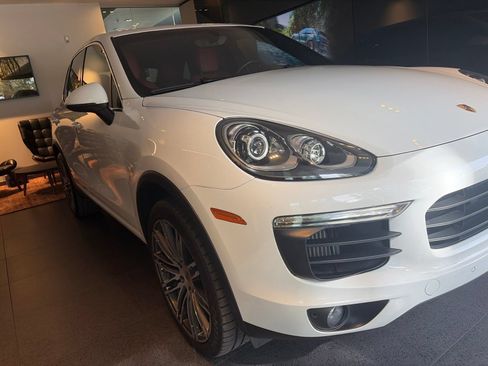 Used 2016 Porsche Cayenne S AWD/4WD image 3