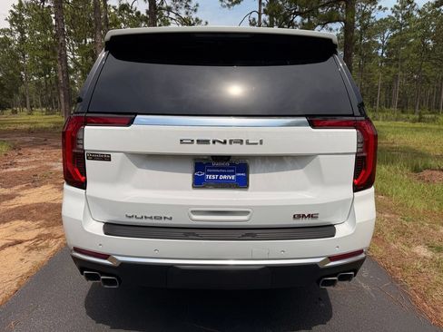New 2026 GMC Yukon Denali w/ Denali Reserve Package RWD image 4