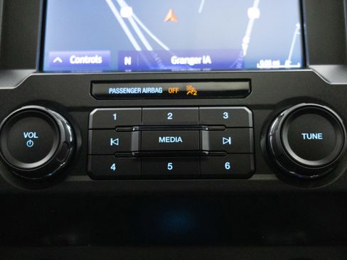 Used 2020 Ford F150 XLT w/ Equipment Group 302A Luxury AWD/4WD image 36