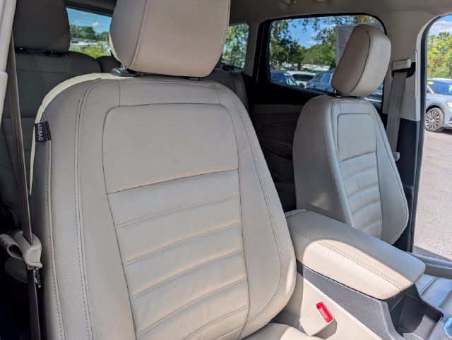 Used 2018 Ford Escape Titanium AWD/4WD image 12