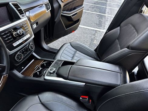 Used 2013 Mercedes-Benz GL 450 4MATIC w/ Premium 2 Pkg image 19