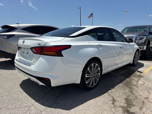 Used 2023 Nissan Altima 2.5 SL FWD image 3