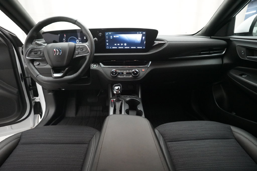 Used 2025 Buick Envista Preferred w/ Convenience I Package FWD image 5