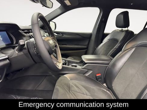 Used 2024 Jeep Grand Cherokee L Altitude image 8