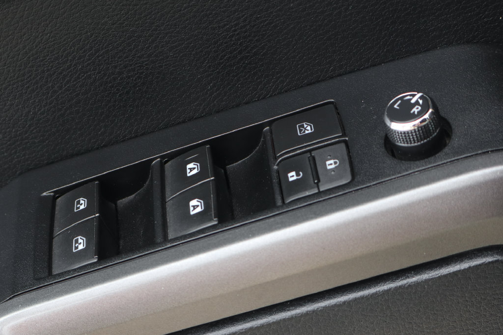 Used 2016 Toyota Tacoma TRD Sport RWD image 19