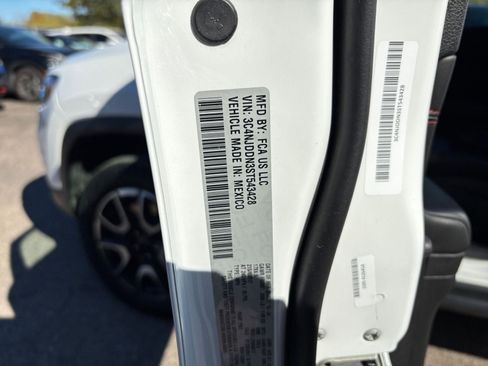 Used 2025 Jeep Compass Trailhawk image 28