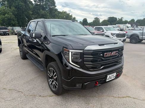 Used 2023 GMC Sierra 1500 AT4 w/ Technology Package AWD/4WD image 8