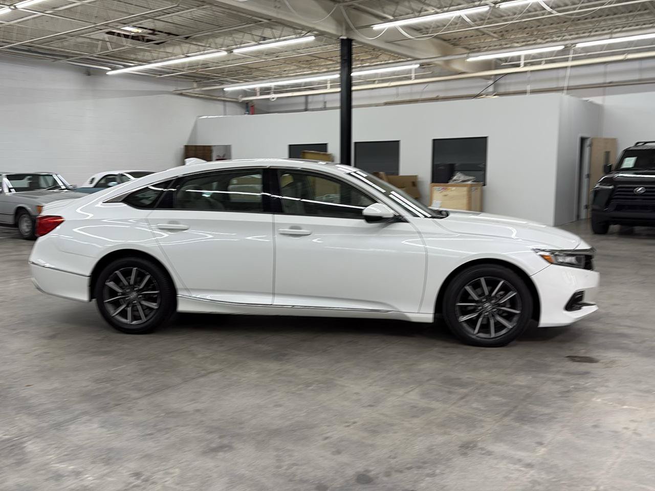 Used 2021 Honda Accord EX-L image 6