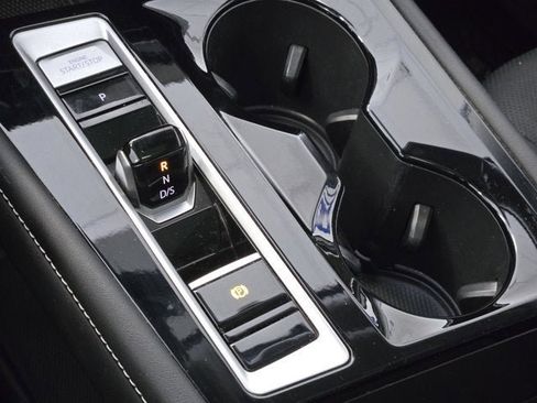 Used 2024 Volkswagen Atlas SE image 28