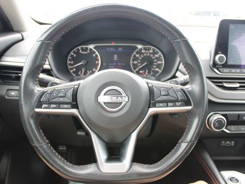Used 2024 Nissan Altima 2.5 SR FWD image 35