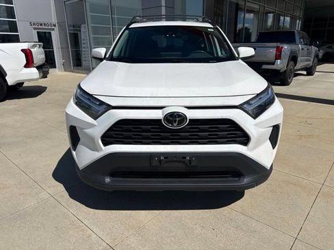 Used 2024 Toyota RAV4 XLE AWD/4WD image 2