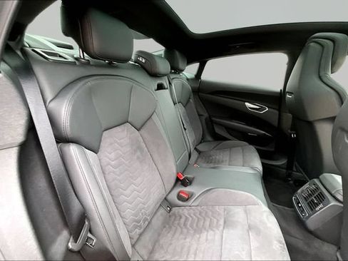 Used 2023 Audi e-tron GT Prestige w/ Prestige Package AWD/4WD image 28