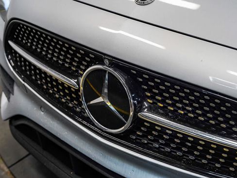 Used 2022 Mercedes-Benz E 350 Sedan w/ Driver Assistance Package image 8