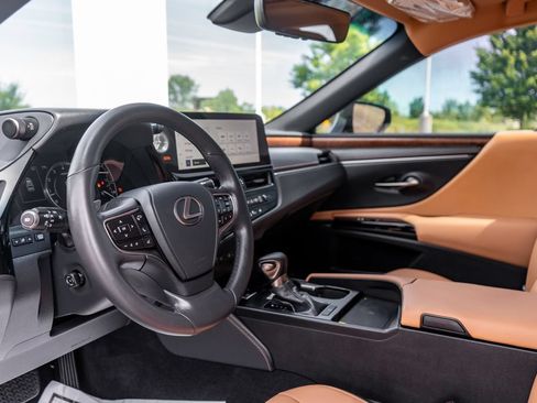 Used 2025 Lexus ES 350 w/ Accessory Package (Z2) FWD image 20