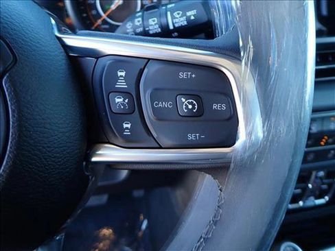 New 2026 Jeep Wrangler Unlimited Sahara AWD/4WD image 15