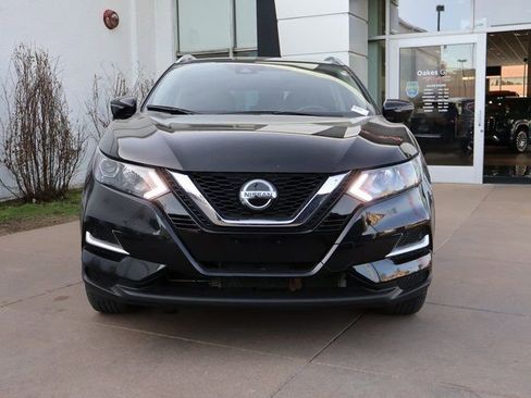 Used 2022 Nissan Rogue Sport SL FWD image 3