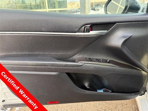 Used 2022 Toyota Camry SE image 19