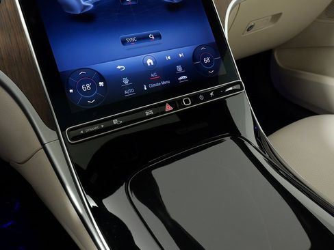 Used 2024 Mercedes-Benz C 300 4MATIC Sedan image 73