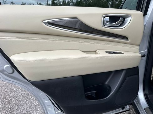 Used 2020 INFINITI QX60 Luxe w/ Essential Package image 31