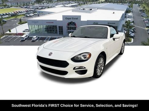 Used 2018 FIAT 124 Spider Classica w/ Technology Group RWD image 2