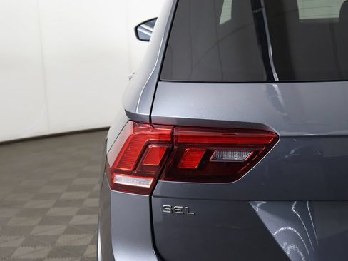 Used 2022 Volkswagen Tiguan SEL R-Line AWD/4WD image 18