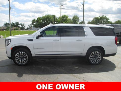 Used 2024 GMC Yukon XL Denali Ultimate AWD/4WD image 10