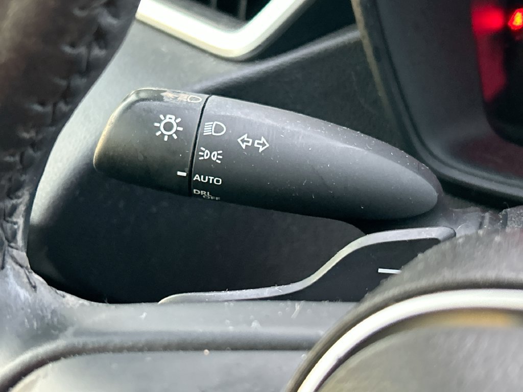 Used 2022 Toyota Corolla SE w/ SE Premium Package FWD image 20